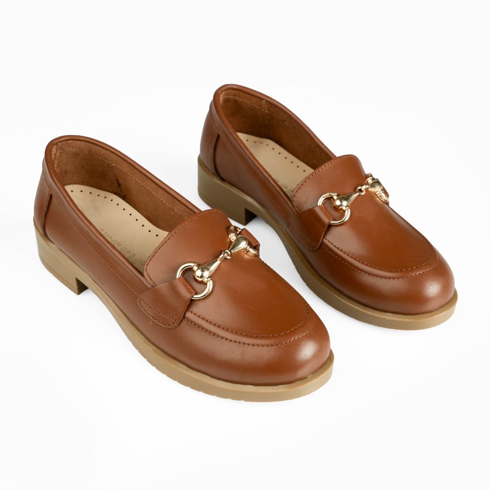 شوز حريمي جلد طبيعي لون هافان بنعل بلوتان طبي وطري مع كعب 3 سم